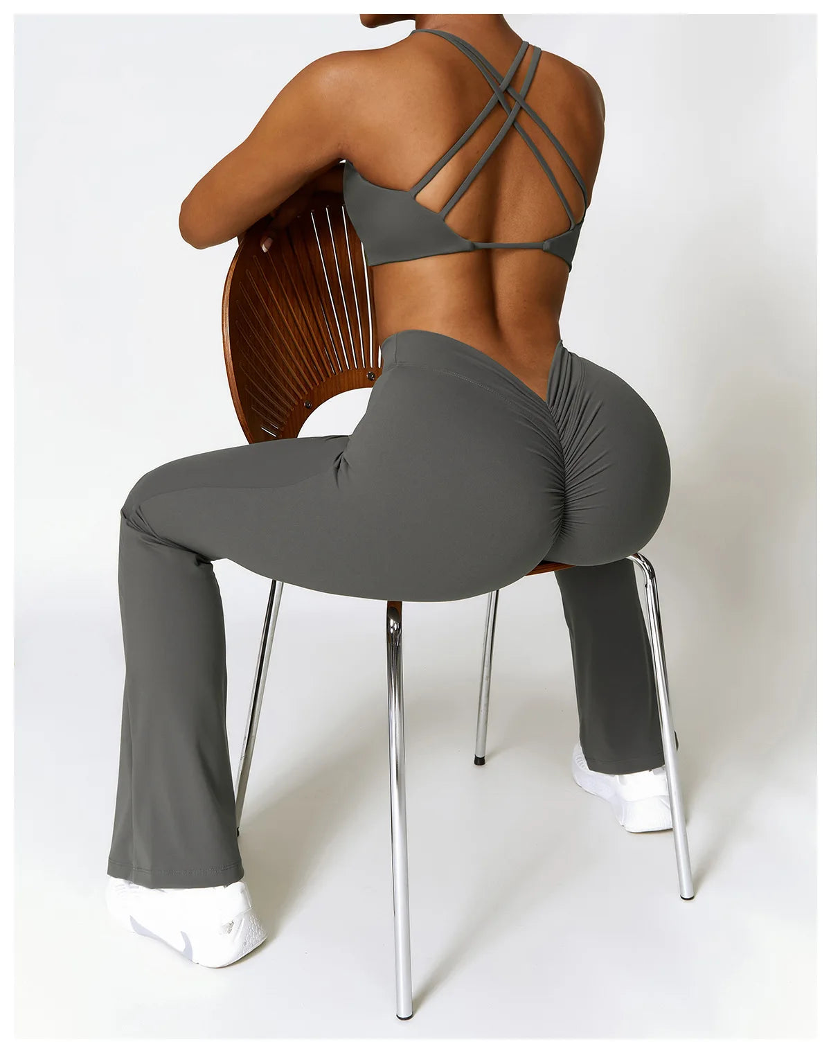 2-Piece Activewear Set – Sports Bra & Flared Yoga Pants